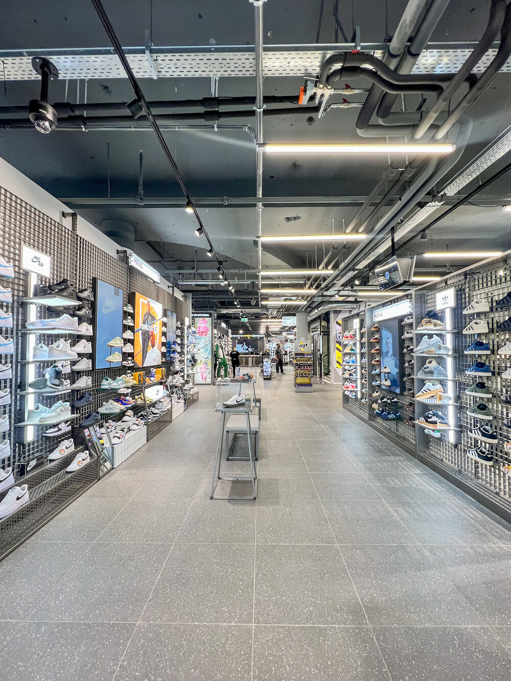 Visit the largest JD Sports store in Rotterdam RotterdamCentrum